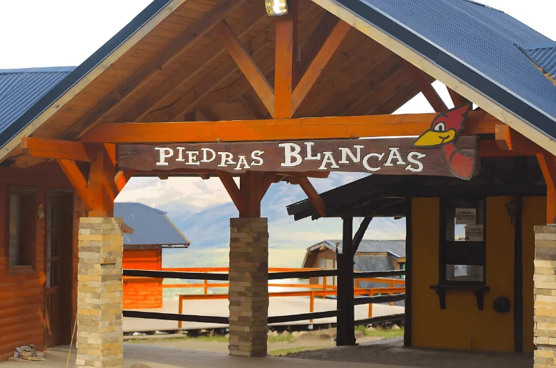 Piedras Blancas: Diversão Garantida com Trenós e Tubing na Neve de Bariloche