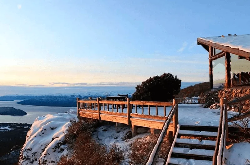 El Refugio Arelauquen: Moto de Neve e Jantar com Fondue em um Cenário Mágico