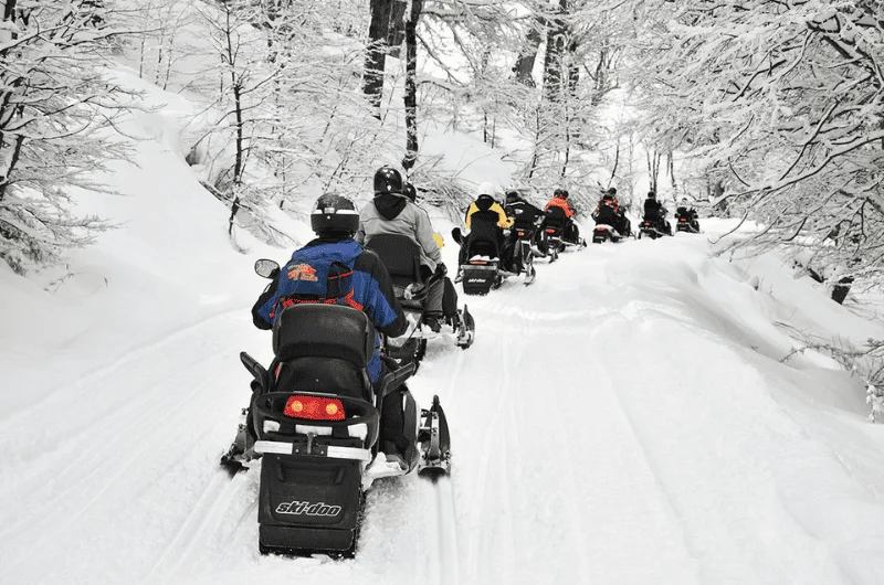 La Cueva Bariloche: Aventura de Moto de Neve e Experiência Gastronômica Única
