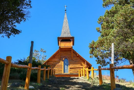 Capela San Eduardo e Hotel Llao Llao: Arquitetura e História no Circuito Chico